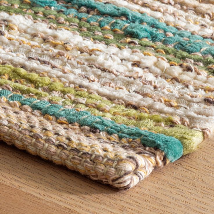 Why Hand Tufted Rugs Are Popular in Urban Apartments